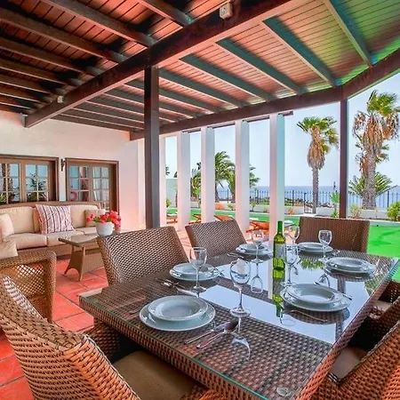 Sleeps 8 Pool Air Con Wifi * Costa Teguise