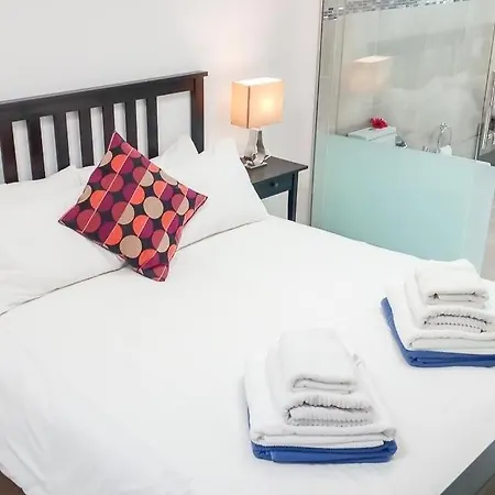 Sleeps 8 Pool Air Con Wifi Villa